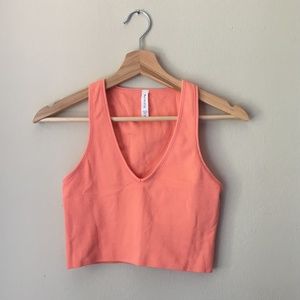 NWOT Athleta V-Neck Crop - Coral - Medium